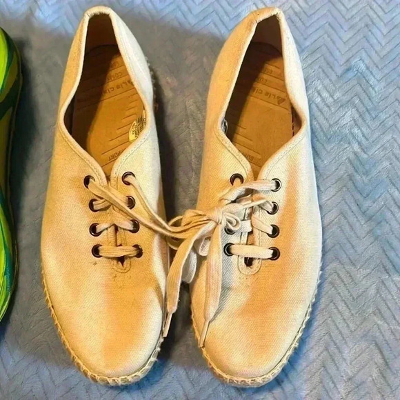 Liz Clayborne Tab Canvas Tennis Shoes-Size 8 - Picture 1 of 5